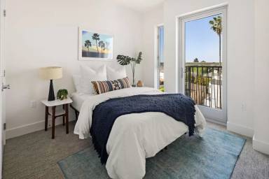 Main picture of 2600 S Sepulveda Blvd
