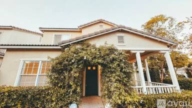 Main picture of 1849 Sebastopol St
