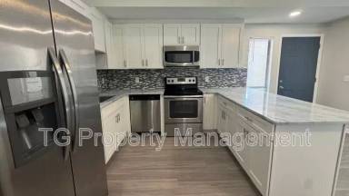 Main picture of 217 Loring Ct