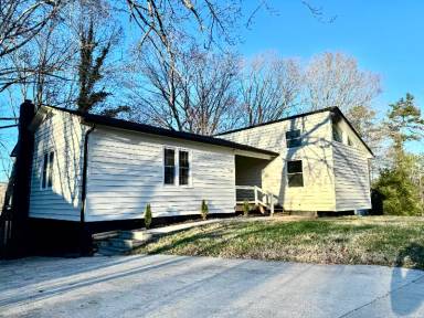 Main picture of 1046 Douglas Pl