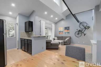 Main picture of 3018 S 1st St