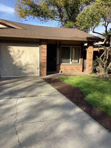 Main picture of 5144 Karm Way