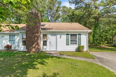 Main picture of 141 Pine Crest Dr