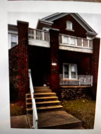 Main picture of 1419 N Drexel Blvd