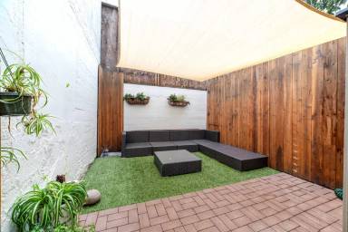 Main picture of 574 Natoma St