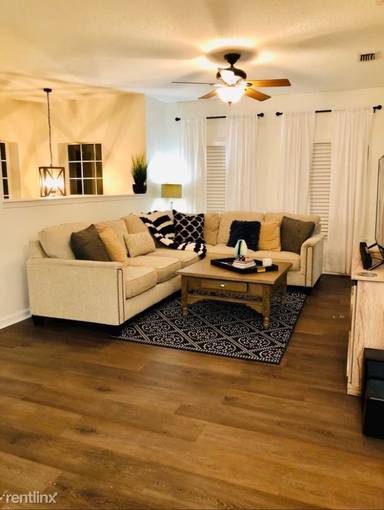 Main picture of 9750 Summer Grove Way W