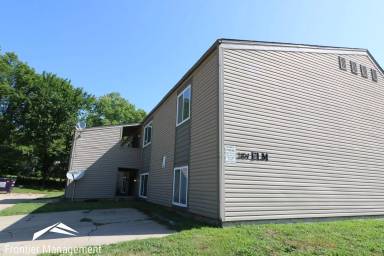 Main picture of 2104 Elm Ln