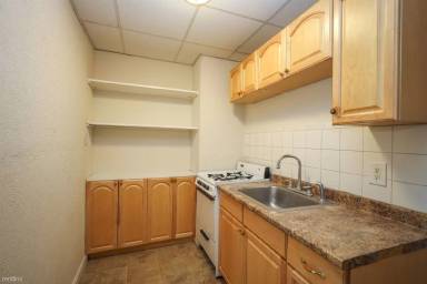 Main picture of 64 N Margin St