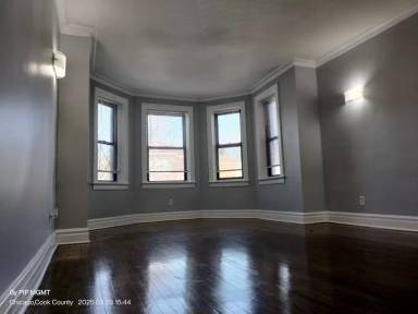 Main picture of 1741 W 80th St