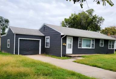 Main picture of 2140 S Palisade Ave
