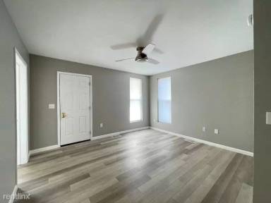 Main picture of 550 W Center St