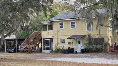 Main picture of 103 Colonial Dr