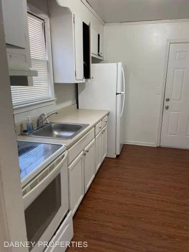 Main picture of 749B Mount Airy St