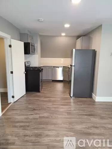 Main picture of 23 Stearns St