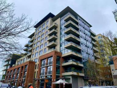 Main picture of 10000 Main St