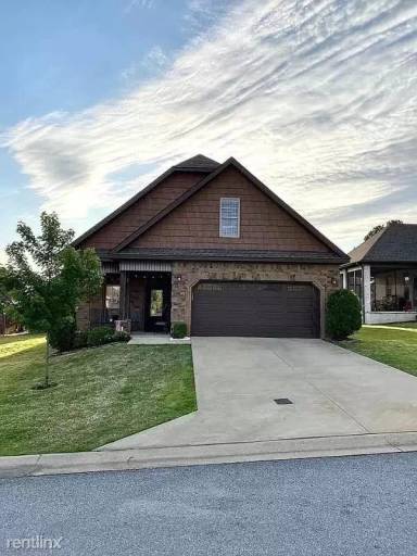 Main picture of 3404 Village Meadow Dr