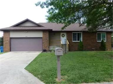 Main picture of 1520 W Deerfield St
