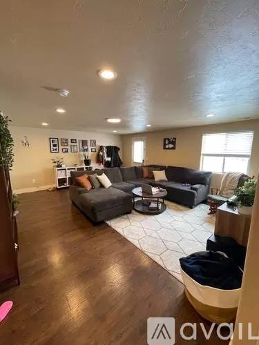 Main picture of 976 S 1925 W