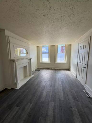 Main picture of 717 W Market St