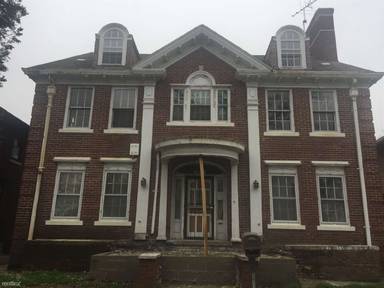 Main picture of 2011 Longfellow St