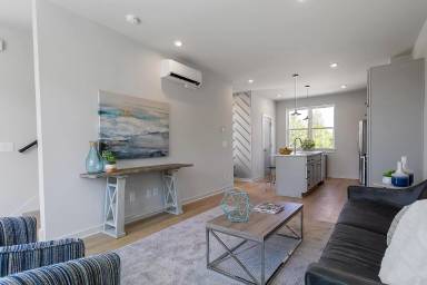 Main picture of 300 E Village Ln