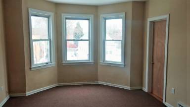 Main picture of 2845 E 89th St
