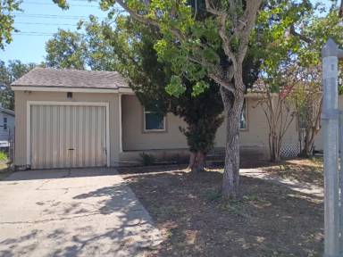 Main picture of 722 E Cornelia Cir