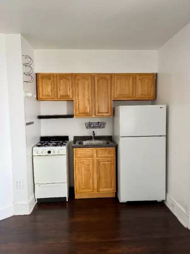 Main picture of 598 E Godfrey Ave