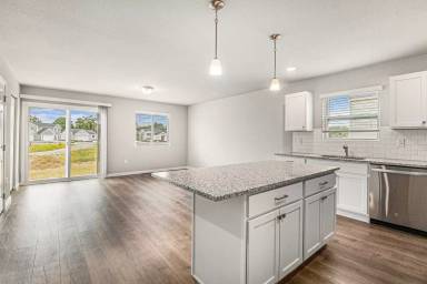 Main picture of 1113 Baker St