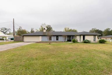Main picture of 2401 W Prien Lake Rd