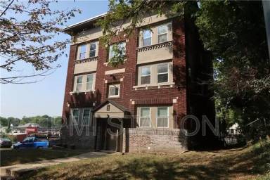 Main picture of 100 N Mersington Ave