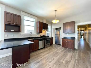 Main picture of 440A S Van Ness Ave