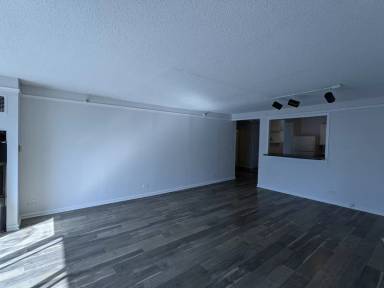 Main picture of 10 E Ontario St Apartments