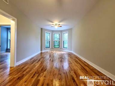 Main picture of 641 W Oakdale Ave