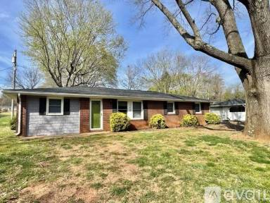 Main picture of 268 Brackett Rd