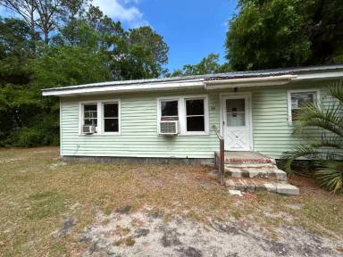 Main picture of 102 Griffin St