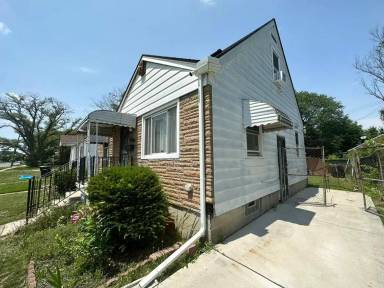Main picture of 16012 W Chicago St