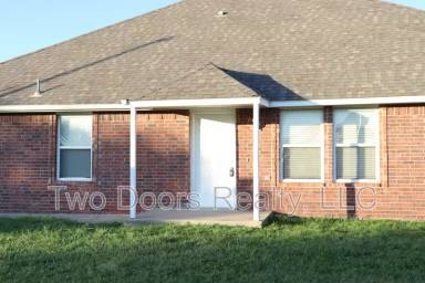 Main picture of 1300 Commerce Dr