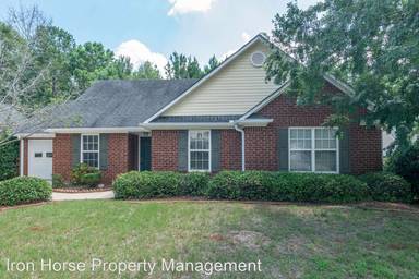 Main picture of 121 Cedar Rock Trce