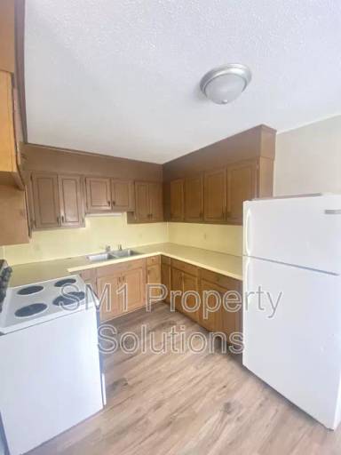 Main picture of 303 N Hall St