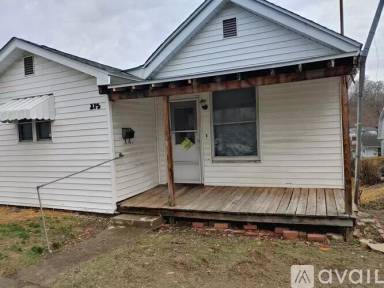Main picture of 213 Cherry St