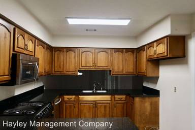 Main picture of 1318 Kurt Cir
