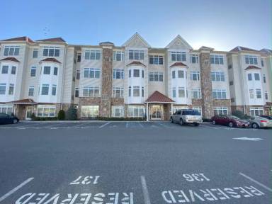 Main picture of 102 E Elizabeth Ave