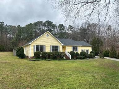 Main picture of 133 Hunters Ln