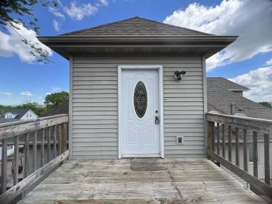 Main picture of 2901 Muscatine St