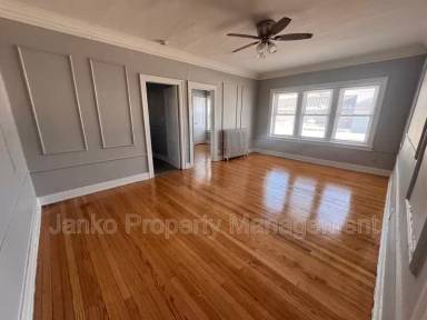 Main picture of 37 W 14th Pl