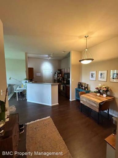 Main picture of Walker Square