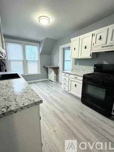 Main picture of 911 Brayton Park Pl