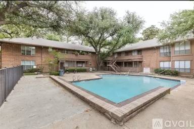 Main picture of 10566 High Hollows Dr