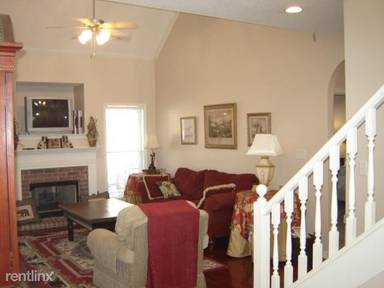 Main picture of 9274 N Fairmont Cir